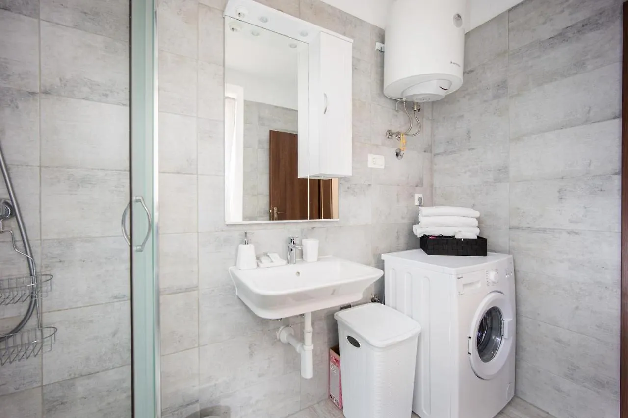 Stonehouse Lino For 6 With Sea View Apartment Trogir 0*,