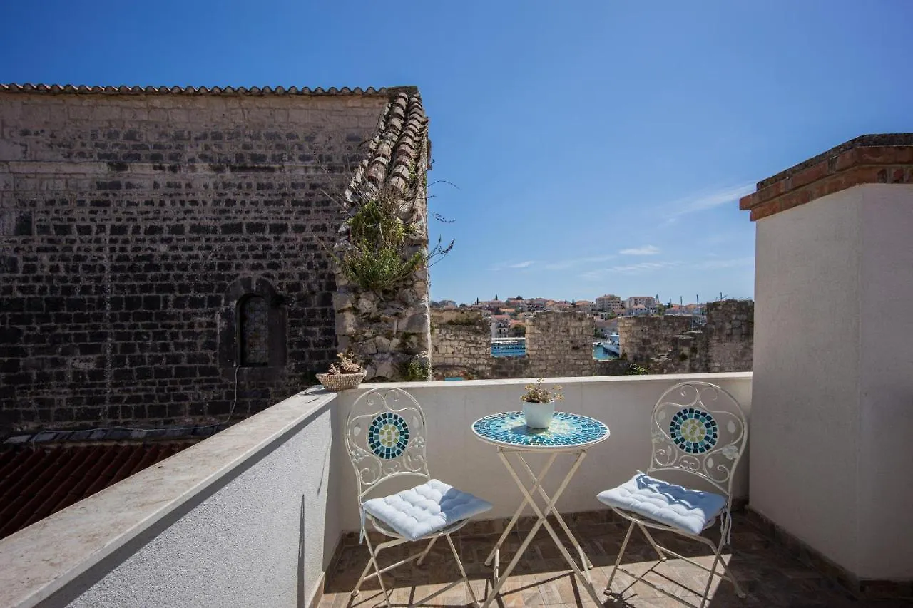 Stonehouse Lino For 6 With Sea View Apartment Trogir Croatia