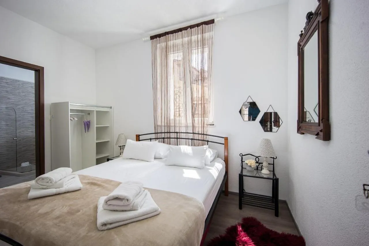 Stonehouse Lino For 6 With Sea View Apartment Trogir Croatia