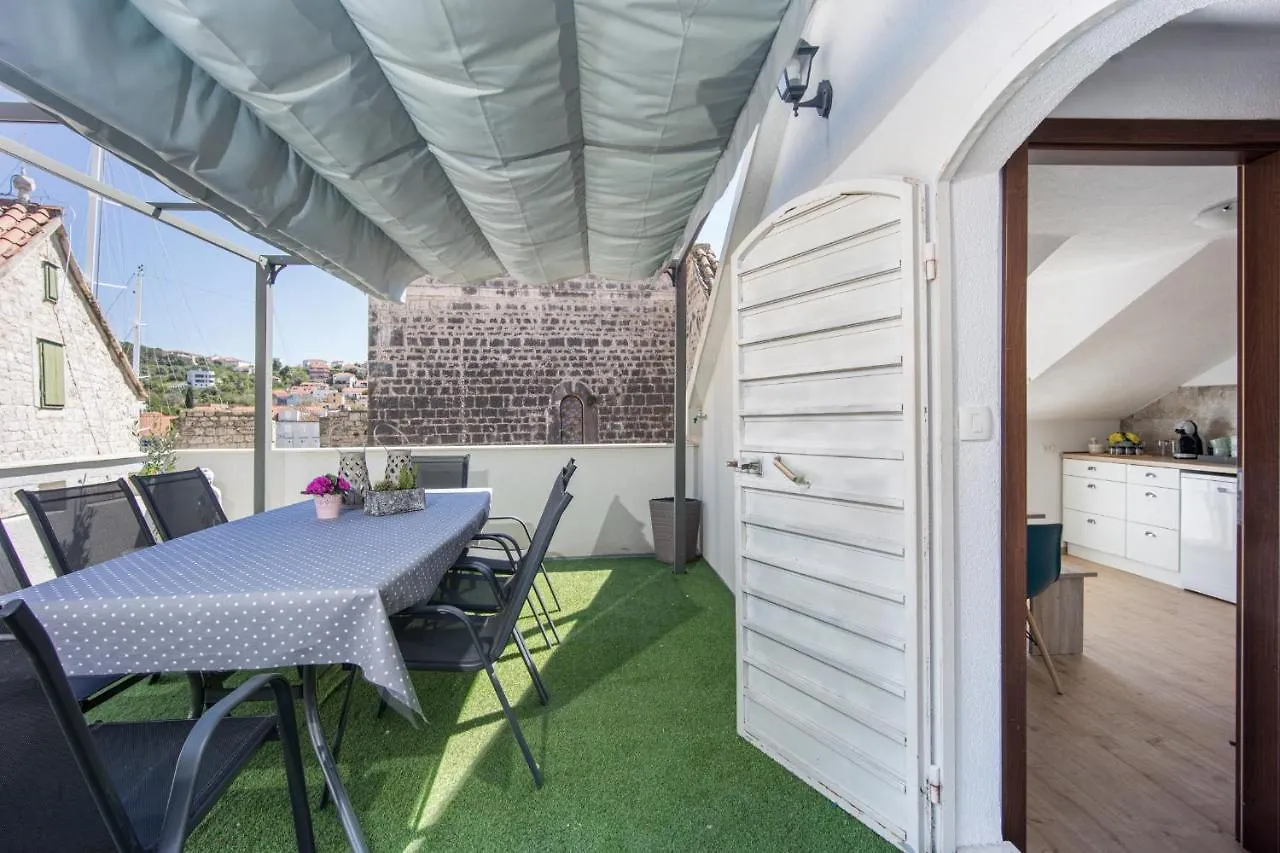 Stonehouse Lino For 6 With Sea View Apartment Trogir